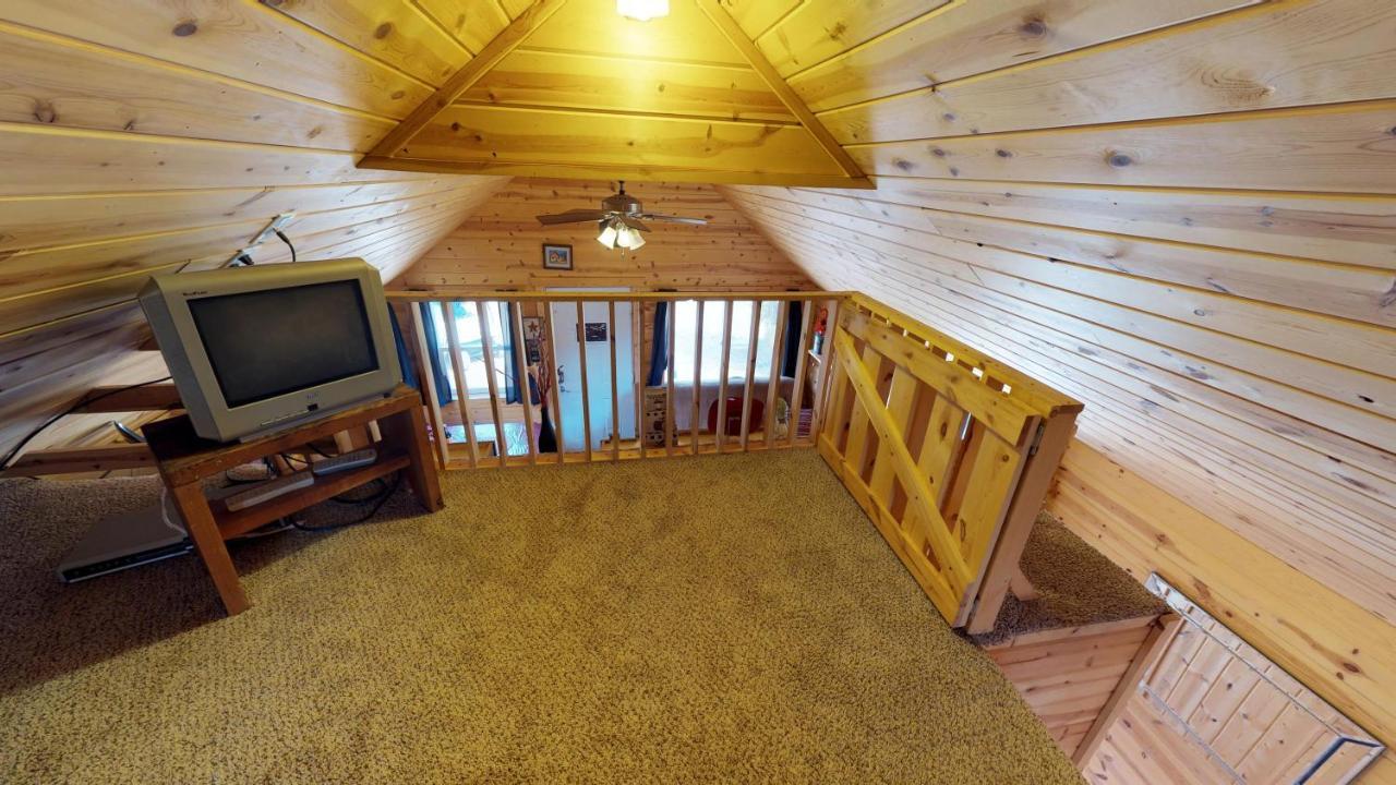 מונטיצ'לו White Pine Cabin By Canyonlands Lodging מראה חיצוני תמונה