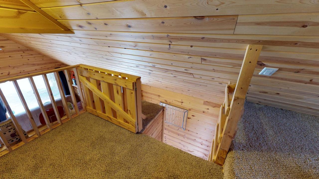 מונטיצ'לו White Pine Cabin By Canyonlands Lodging מראה חיצוני תמונה