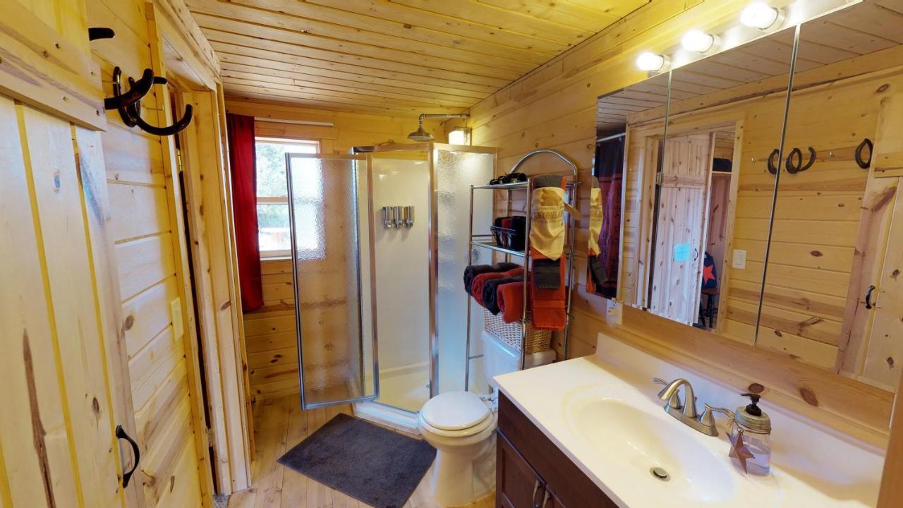 מונטיצ'לו White Pine Cabin By Canyonlands Lodging מראה חיצוני תמונה